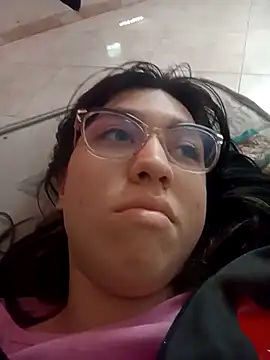 lareinalareinadelanal online show from November 29, 2025, 1:33 pm