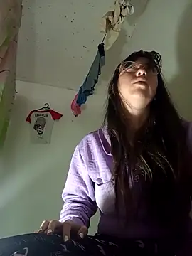 lareinalareinadelanal online show from October 29, 2025, 12:37 pm