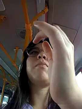 lareinalareinadelanal online show from November 30, 2025, 7:14 pm