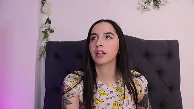 kaylee lee online show from April 13, 2026, 4:05 am