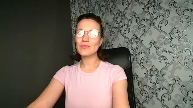 Snapshot of Kelly_Kisss chatting on July 6, 2026, 11:17 am Kelly Kisss online show from July 6, 2026, 11:17 am