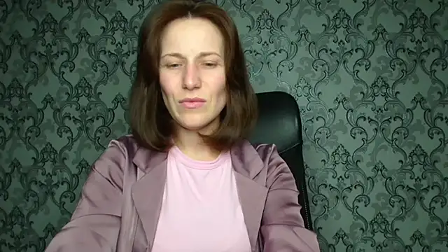 Kelly Kisss online show from December 18, 2025, 6:23 pm