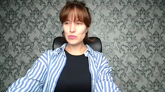 Kelly Kisss online show from November 2, 2025, 6:02 pm