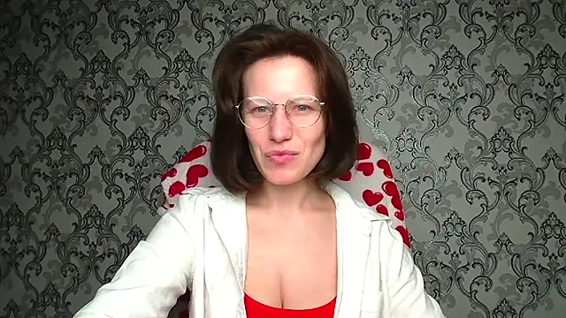 Kelly Kisss online show from April 2, 2026, 5:03 am