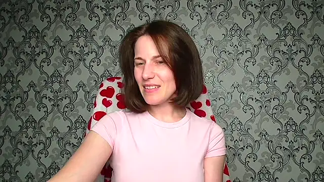 Kelly Kisss online show from April 16, 2026, 9:39 pm