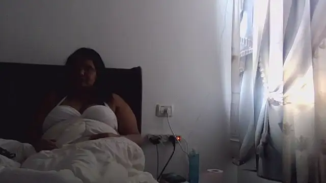 maayanlevi2 online show from February 21, 2026, 11:23 am