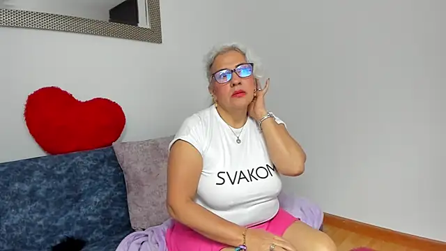 marilyn70 online show from February 19, 2026, 9:56 pm