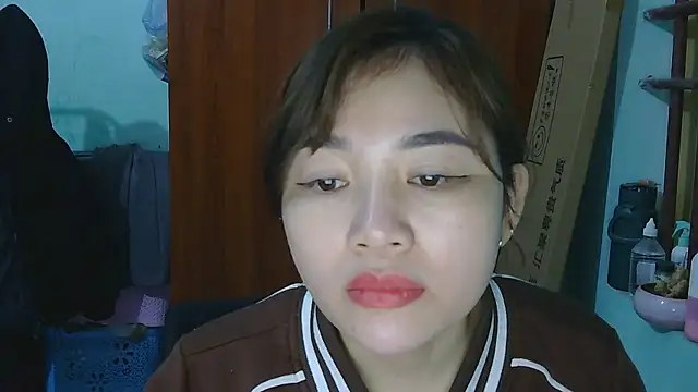 Uhem112 online show from December 21, 2025, 4:58 am