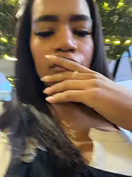  naomibrown  online show from May 23, 2026, 11:04 pm