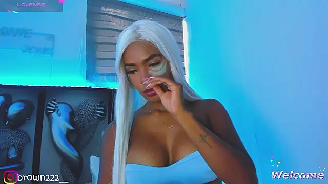  naomibrown  online show from February 1, 2026, 8:51 pm