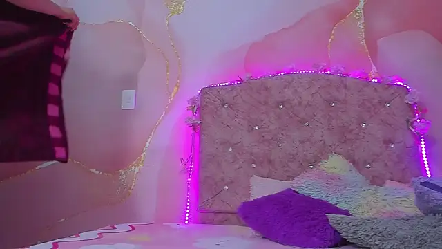 Snapshot of violet_taylor_ chatting on January 16, 2026, 2:15 am violet taylor online show from January 16, 2026, 2:15 am