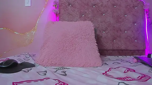 Snapshot of violet_taylor_ chatting on January 14, 2026, 2:26 am violet taylor online show from January 14, 2026, 2:26 am