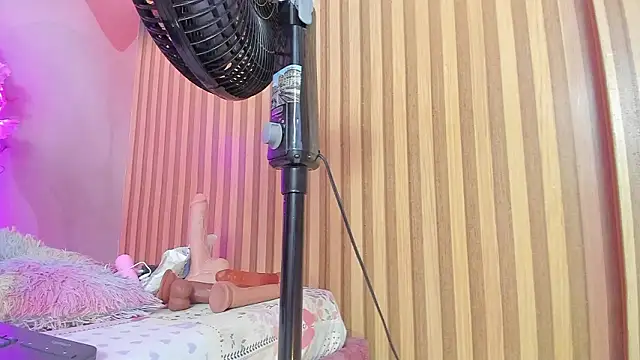 Snapshot of violet_taylor_ chatting on January 15, 2026, 2:15 am violet taylor online show from January 15, 2026, 2:15 am