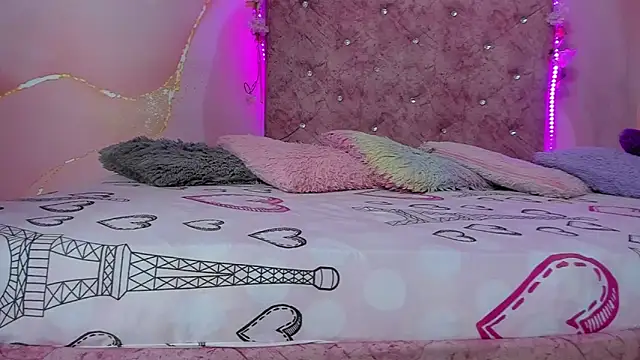 Snapshot of violet_taylor_ chatting on January 19, 2026, 2:15 am violet taylor online show from January 19, 2026, 2:15 am