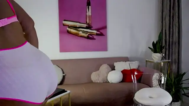 oliviathea online show from March 13, 2026, 2:49 am