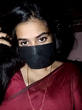 umairahaasan 1 online show from November 8, 2025, 10:41 am