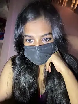 umairahaasan 1 online show from April 25, 2026, 9:34 am