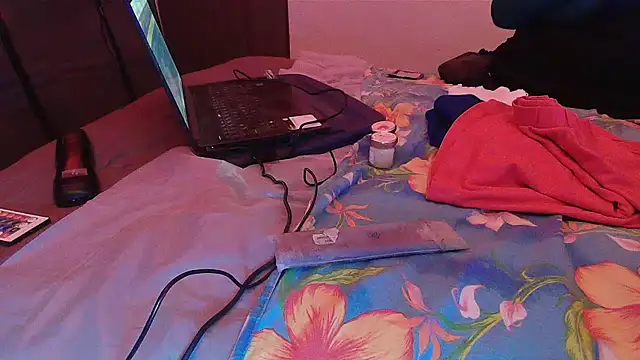 SatiroyNinfa online show from February 9, 2026, 11:25 pm