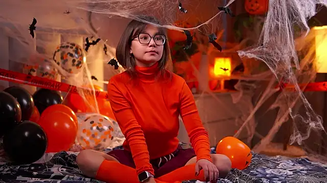 Julia PR0 online show from October 30, 2025, 11:08 am