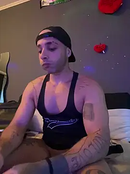 1Richrichard1 online show from June 17, 2026, 7:46 pm