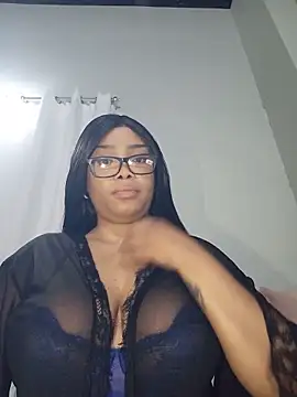 Snapshot of MadamPinky chatting on May 29, 2026, 6:36 pm MadamPinky online show from May 29, 2026, 6:36 pm