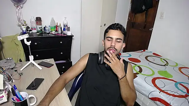 DiegoDesire20 online show from April 20, 2026, 11:28 pm