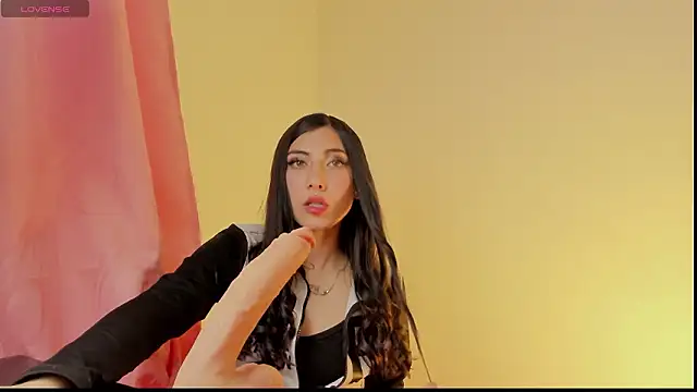 Alanaloiiss  online show from February 28, 2026, 2:55 am