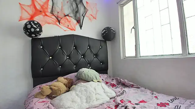 Emmantho online show from October 22, 2025, 3:22 pm