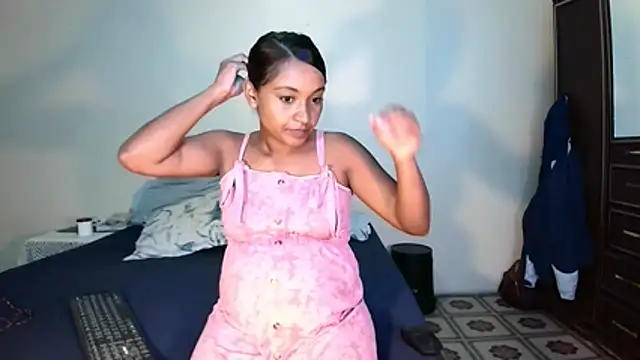 Snapshot of indiansweetflava chatting on February 18, 2026, 12:12 pm indiansweetflava online show from February 18, 2026, 12:12 pm