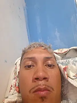 Snapshot of GRUESO-CURVO chatting on January 15, 2026, 1:31 am GRUESO-CURVO online show from January 15, 2026, 1:31 am