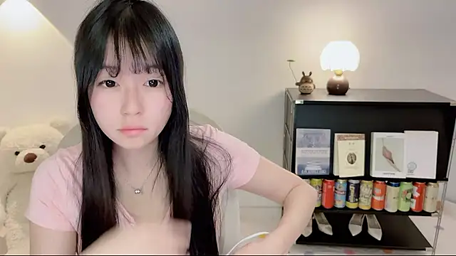 Onechestnut online show from June 26, 2026, 4:07 am