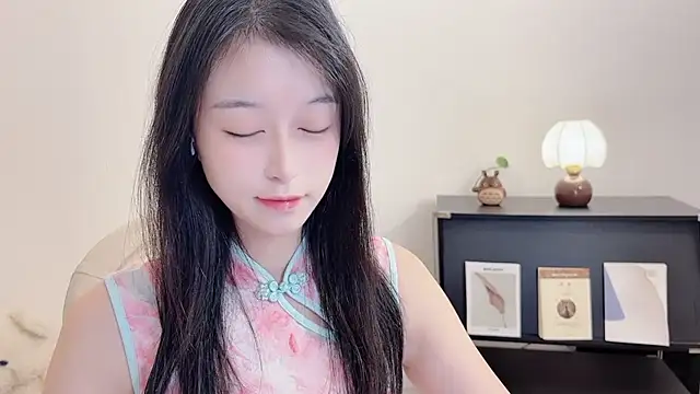 Onechestnut online show from October 16, 2025, 6:10 am