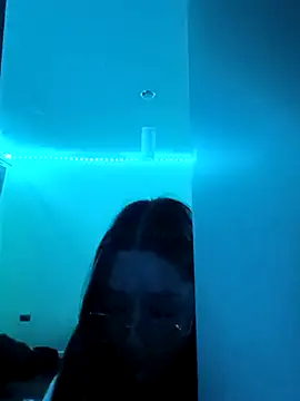 Dulcedeanis online show from April 18, 2026, 1:30 am