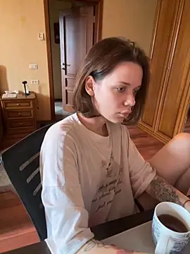 enchanting chloe online show from November 5, 2025, 7:55 am