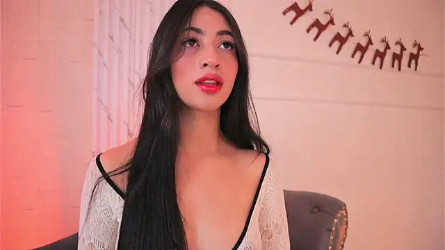 Snapshot of charlotterusso chatting on December 19, 2025, 12:29 pm charlotterusso online show from December 19, 2025, 12:29 pm