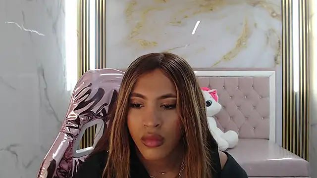 clara evanss s online show from September 13, 2025, 8:42 pm