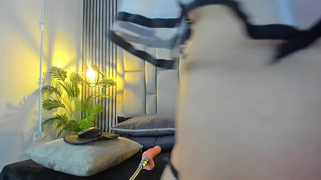 bryonycutee online show from November 29, 2025, 1:44 pm