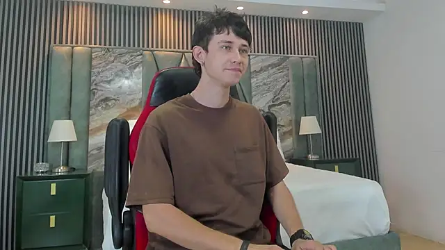 Michael blue online show from September 18, 2025, 11:57 am