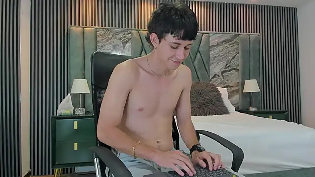 Michael blue online show from September 26, 2025, 7:32 pm