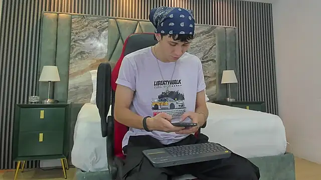 Michael blue online show from September 13, 2025, 9:26 pm