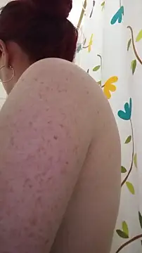 carolinhe  online show from November 22, 2025, 10:36 am