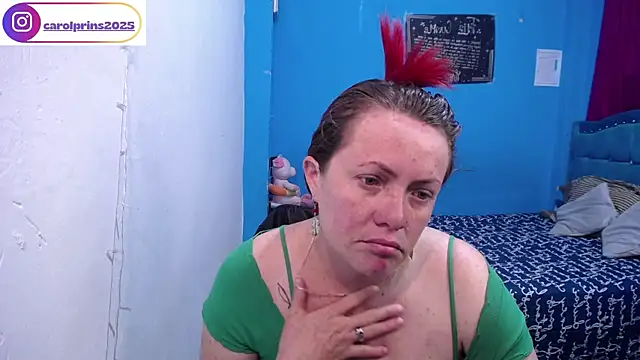 carolinhe  online show from March 22, 2026, 2:40 pm