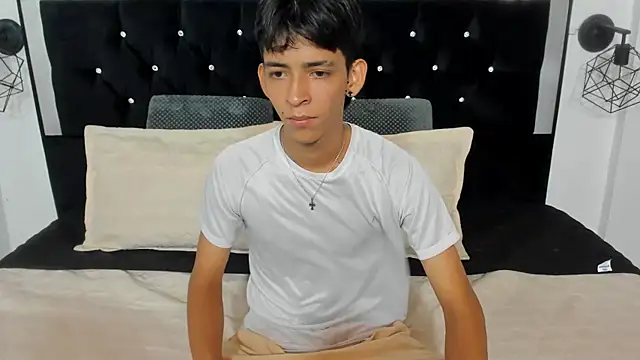 Snapshot of Sebas_cat chatting on October 15, 2025, 9:56 pm Sebas cat online show from October 15, 2025, 9:56 pm