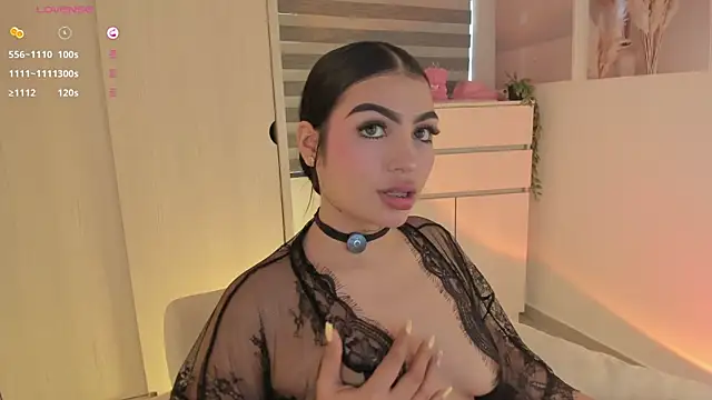 EmmyKenner online show from November 16, 2025, 1:27 pm