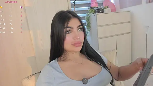 EmmyKenner online show from October 23, 2025, 11:42 am