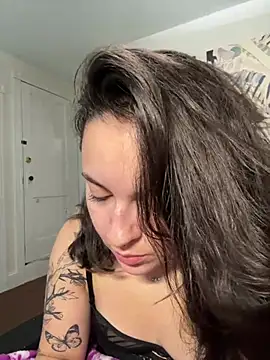 babykalirose online show from May 20, 2026, 6:54 am