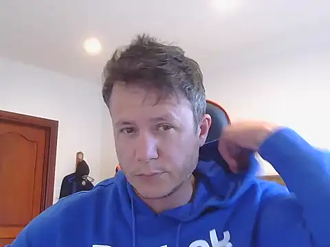 Snapshot of TroyDieselXXX chatting on September 19, 2025, 5:00 am TroyDieselXXX online show from September 19, 2025, 5:00 am