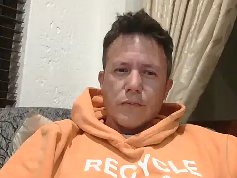 Snapshot of TroyDieselXXX chatting on November 2, 2025, 6:24 pm TroyDieselXXX online show from November 2, 2025, 6:24 pm