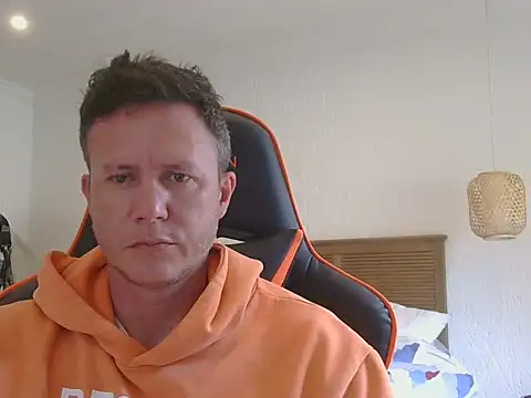 Snapshot of TroyDieselXXX chatting on November 3, 2025, 6:29 am TroyDieselXXX online show from November 3, 2025, 6:29 am