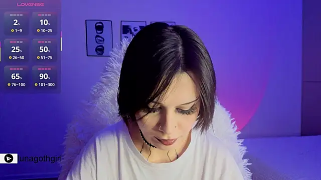 IamLuna2006 online show from April 4, 2026, 5:14 am